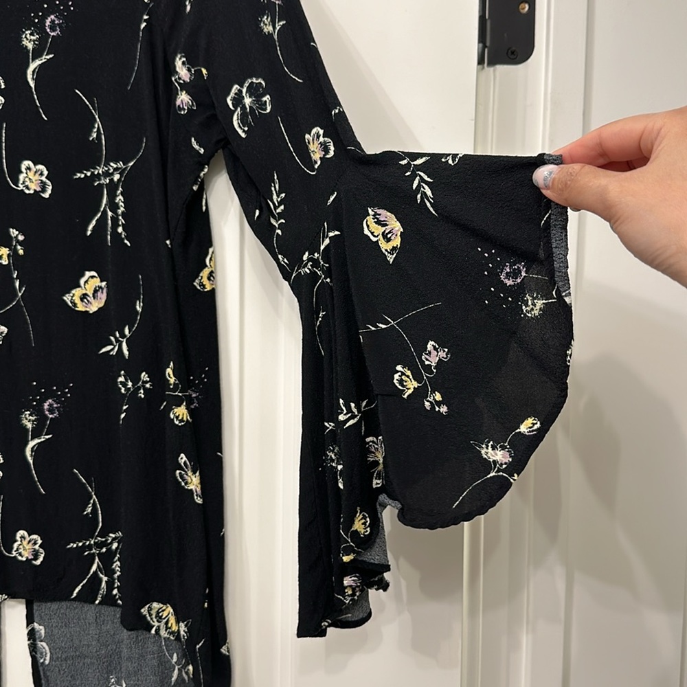 Blouse - Picture 2 of 3